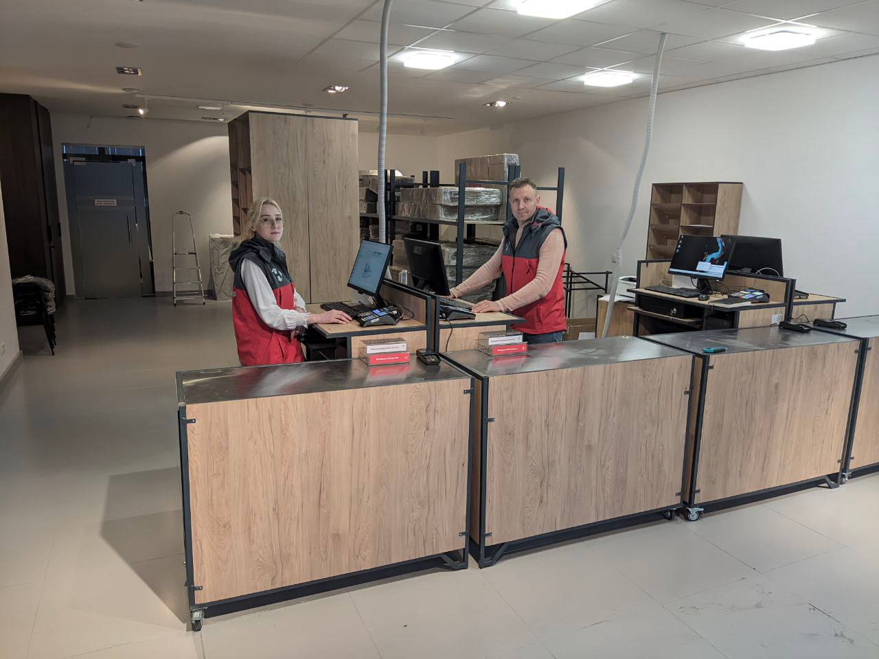 Нова Пошта відкрила нові відділення в Польщі. Ось як вони виглядають